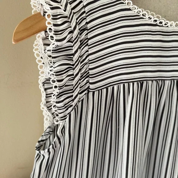 LOFT Top Striped Short Sleeve Blouse XS Petite - Picture 8 of 8